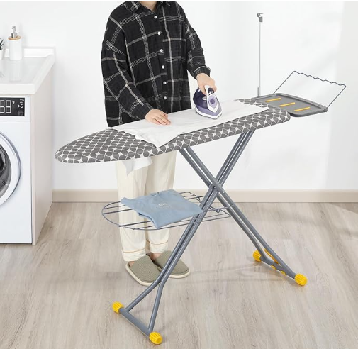 tabla de planchar montada en la pared de tama&ntilde;o completo