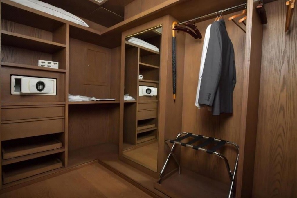 0221b1200099r9oksBE77_W_1080_808_R5_D